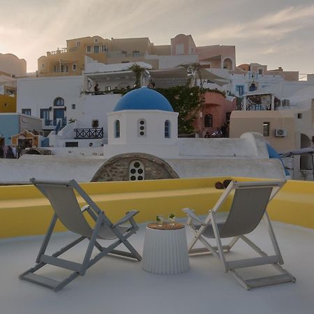 Ilivatos - Elegant Villa On The Caldera'S Edge Oia  Exterior photo