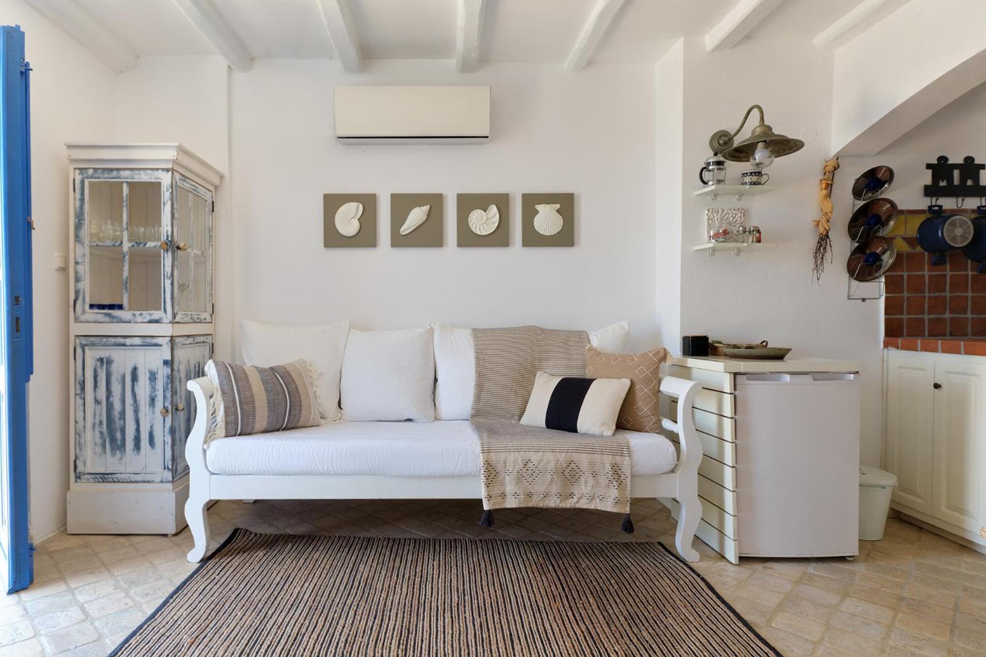 Ilivatos - Elegant Villa On The Caldera'S Edge Oia  Exterior photo