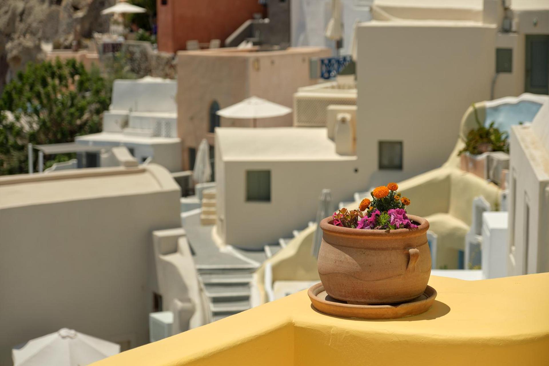 Ilivatos - Elegant Villa On The Caldera'S Edge Oia  Exterior photo